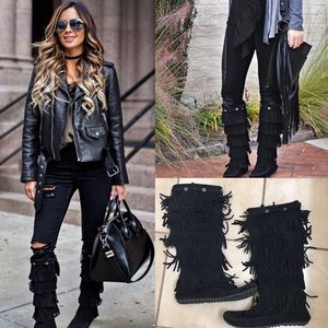 Minnetonka 5-Layer Black Suede Fringe Boot